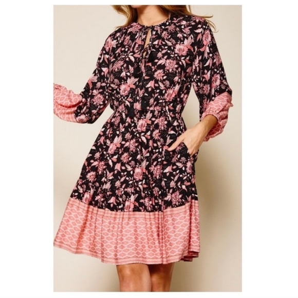 💜BLACK FLORAL DRESS.   NEW. - Picture 3 of 7